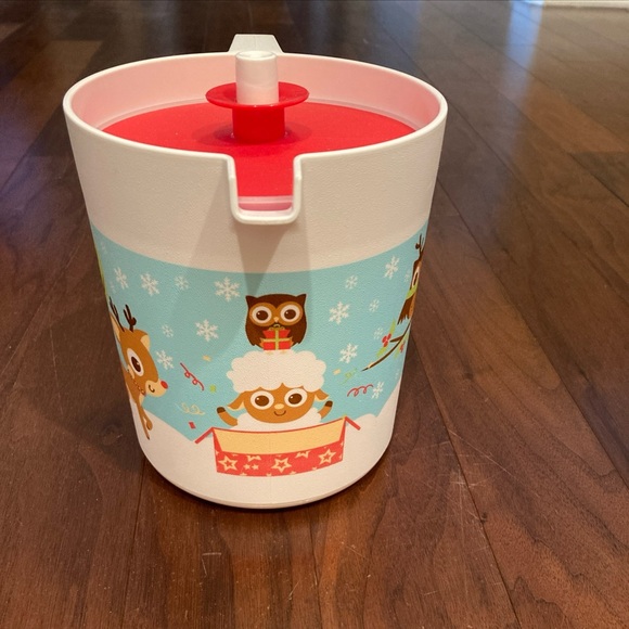 VTG Tupperware Rudolph Push Button Red Seal Lid  1.5 Quart Item 1575-12 - Picture 1 of 6